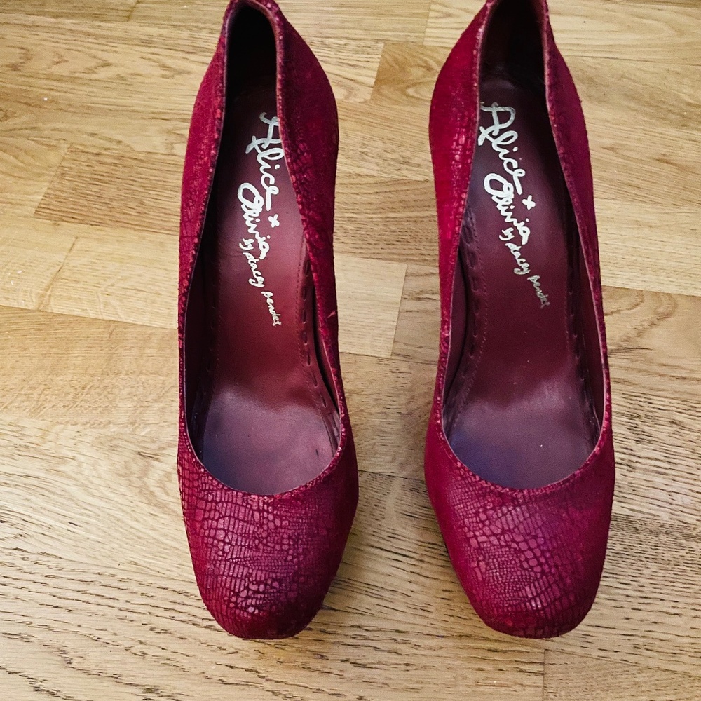 Red Alice and Olivia platform stilettos size 39